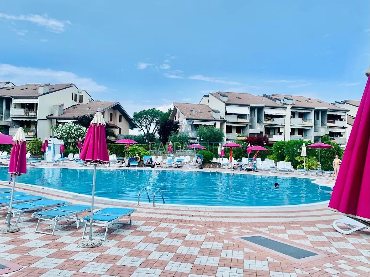 Corallo Apartment - 3 Piscine E Un Bar - Desenzano Desenzano del Garda Italy